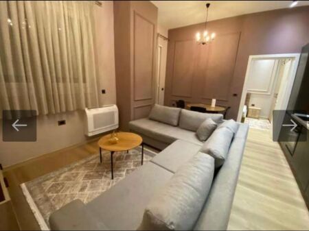 Shitet apartament 2+1+2 tualete+verande te Liqeni i Thate.