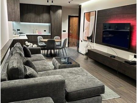 Apartament 1+1, Myslym Shyri