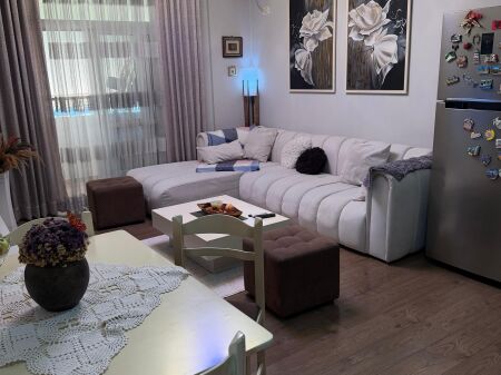 2+1,i mobiluar te globe rruge e kavajes,225 mije euro