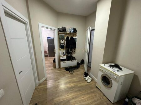 JEPET APARTAMENT 2 + 1 ME QIRA PRANE MATERNITETIT TE RI !