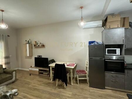 Apartament 2+1 me qira prane Maternitetit