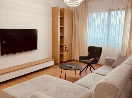 APARTAMENT ME QERA 2+1+2 RRUGA DURRESIT 1.300 EURO FH-70241