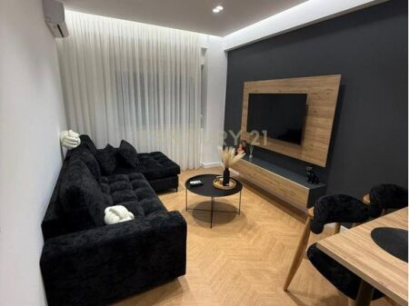 Apartament luksoz 1+1 me qira te Liqeni i Tiranes
