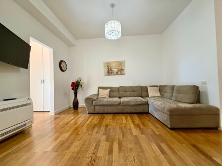 Apartament 2+1 + Post Parkimi për Qira