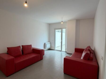 Apartament 1+1 + Verandë + Parkim me Qira – Univers City