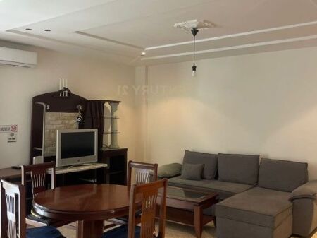 Apartament me qira, Zogu i Zi