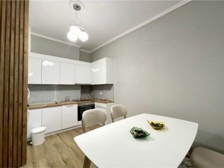 Appartamento 1+1 + posto auto in affitto presso il Complesso Delijorgji