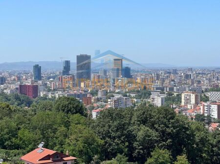 Super Apartament 2+1+2 poste Parkimi, Sauk, prane Restorant Xibrakes, Tiranë.