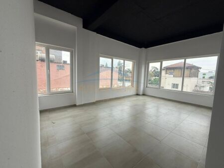 Qera, Ambient Biznesi, Rruga e Dibrës