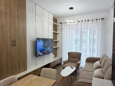 Appartamento in affitto 1+1 - 📍Ali Demi, complesso Kadiu 450 mila lek