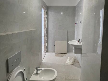 🏡 Shitet Apartament 2+1 – Kompleksi Aura, Rr. Dritan Hoxha