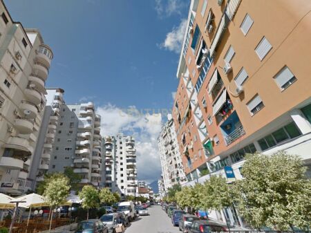 AMBJENT PER QERA  NE KAT 0 KOMUNA PARISIT