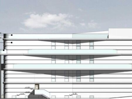 Teg-Godine 4-kateshe multifunksionale ne shitje