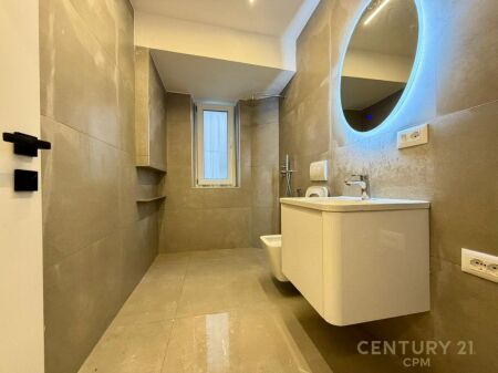 APARTAMENT 1+1 PER SHITJE PRANE PAZARIT TE RI!