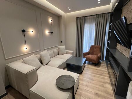 APARTAMENT 1+1 PER QERA TEK GARDEN BUILDING, RRUGA E KAVAJES!