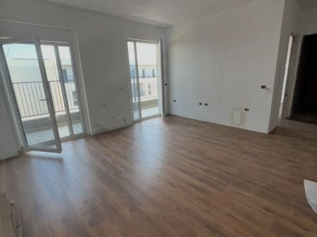 Shitet Apartament 1+1 Univers City