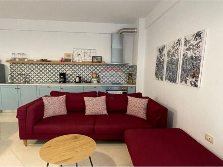 Apartament 2+1 me qera , Rruga e Re