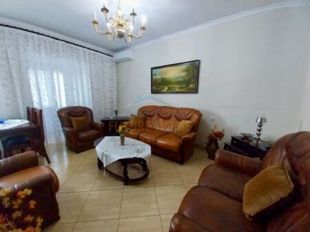 Qera,Apartament 1+1 , Siri Kodra. 400 €