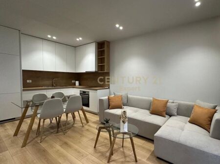 Apartament 2+1+2+Post Parkimi prane Spakut