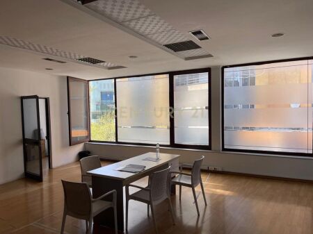 Japim me qira zyre perballe Parlamentit!