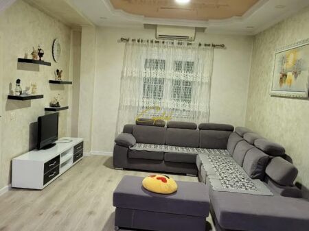 VILE PRIVATE ME QIRA 500 M2 CASA ITALIA 1.300 EURO