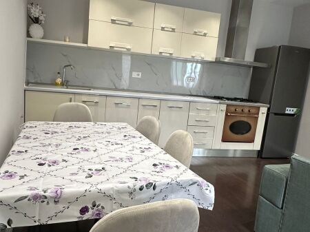 Apartament me qera 1+1 Yzberisht