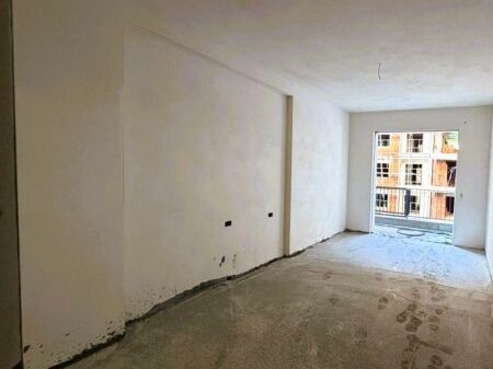 Apartament 2+1+2 për shitje në Paskuqan!