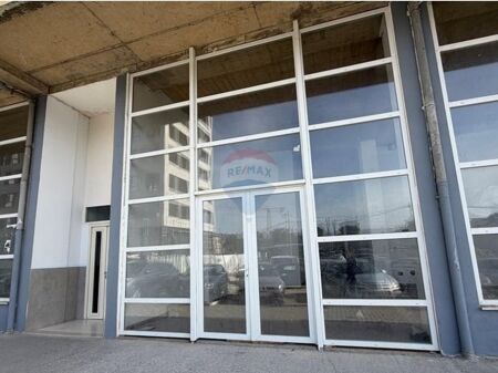 Zyre per Qira 📍Bulevardi Ri