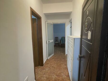 Jepet me qira apartament 1+1 në zonën e Plazhit