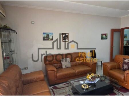 Qera, Apartament 2+1+2, Komuna e Parisit, Tiranë - 650€ | 110 m²