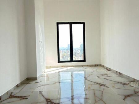 Jepet apartament 3+1+2 per Zyra tek Rruga e Barrikadave!