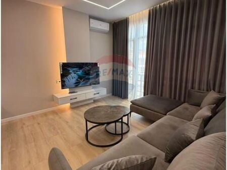 Apartament 1+1 me qira ne Astir, Bulevardi Migjeni.