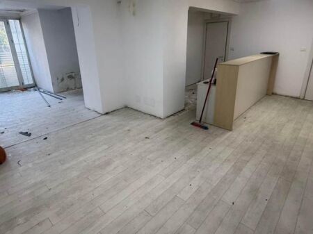 AMBIENT BIZNESI ME QIRA TE RRUGA MUHAMED GJOLLESHA