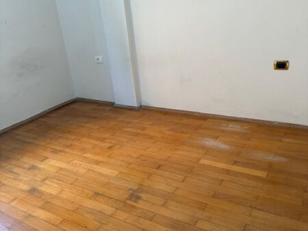 Apartament per shitje 2+1 te Xhamlliku