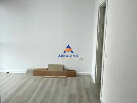 JEPET AMBJENT ZYRASH ME QERA 62M2 "RRUGA E KAVAJES" 800 EURO NETO