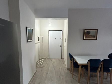 JEPET ME QIRA APARTAMENT 1+1 TE XHAMLLIKU 55.000 LEKE TE REJA