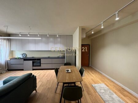 JEPET ME QIRA APARTAMENT 2+1+2+PARKIM ,NE RRUGEN E DURRESIT,PRANE GJIMNAZIT QEMAL STAFA