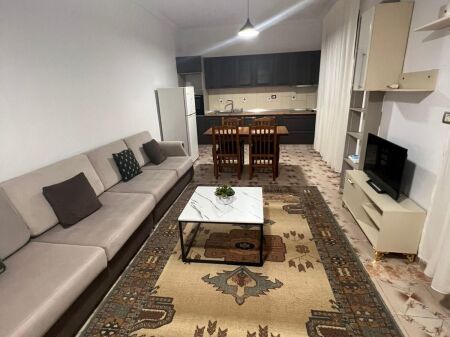 Apartament 1+1 me qira – Rruga 5 Maji (Kati i parë) !