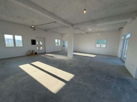 JEPET ME QIRA AMBIENT BIZNESI PER MAGAZINE - KASHAR, TIRANE