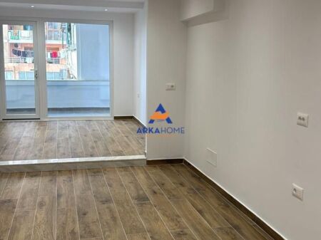 JEPEN ME QERA 2 AMBIENTE ZYRASH 60M2 (SECILA) 800 EURO (SECILA)