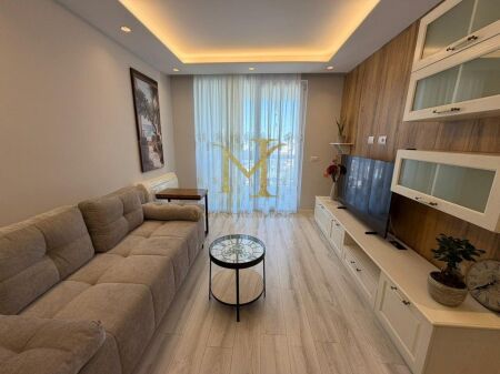 JEPET ME QERA APARTAMENT 1+1 NE DURRES STACIONI TRENIT!