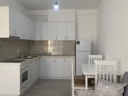 Apartament me qira 1+1 në Astir!