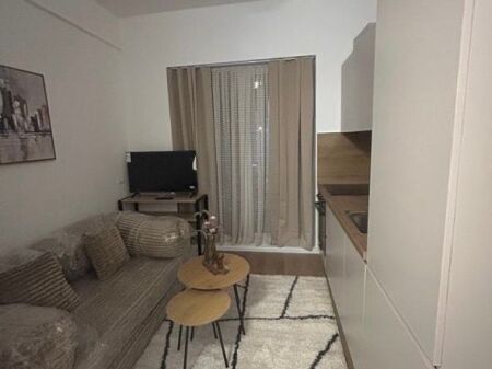 Jepet me qera garzoniere 300€