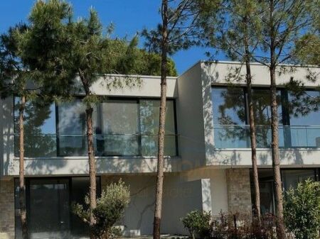 Shitet, Vilë Dyshe, "San Pietro Residence", Gjiri i Lalëzit