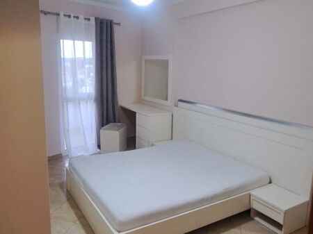Apartament me qera 1+1 Xhamllik