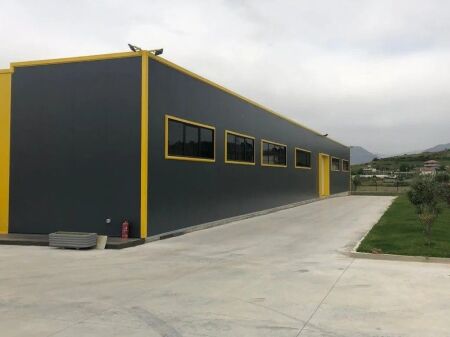 Capannone di 510 m² in affitto a Prush!