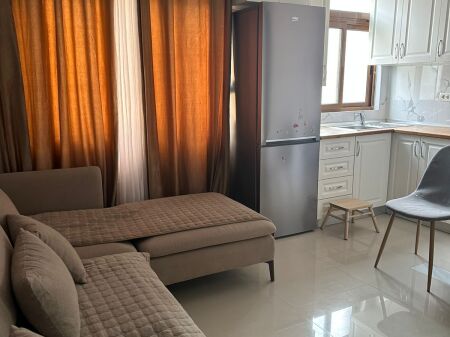 🏢21 December, a few minutes away from Police Station No.2, a 1+1 furnished apartment is for rent, 520 Euro.  