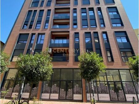 Office for RENT near Skenderbej Square! 315 m+3 Parking spaces