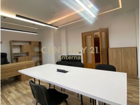 Ufficio 2+1 in affitto a ish-Bllok