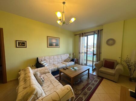 Apartament 1+1 me qira te Pallatet Cabej